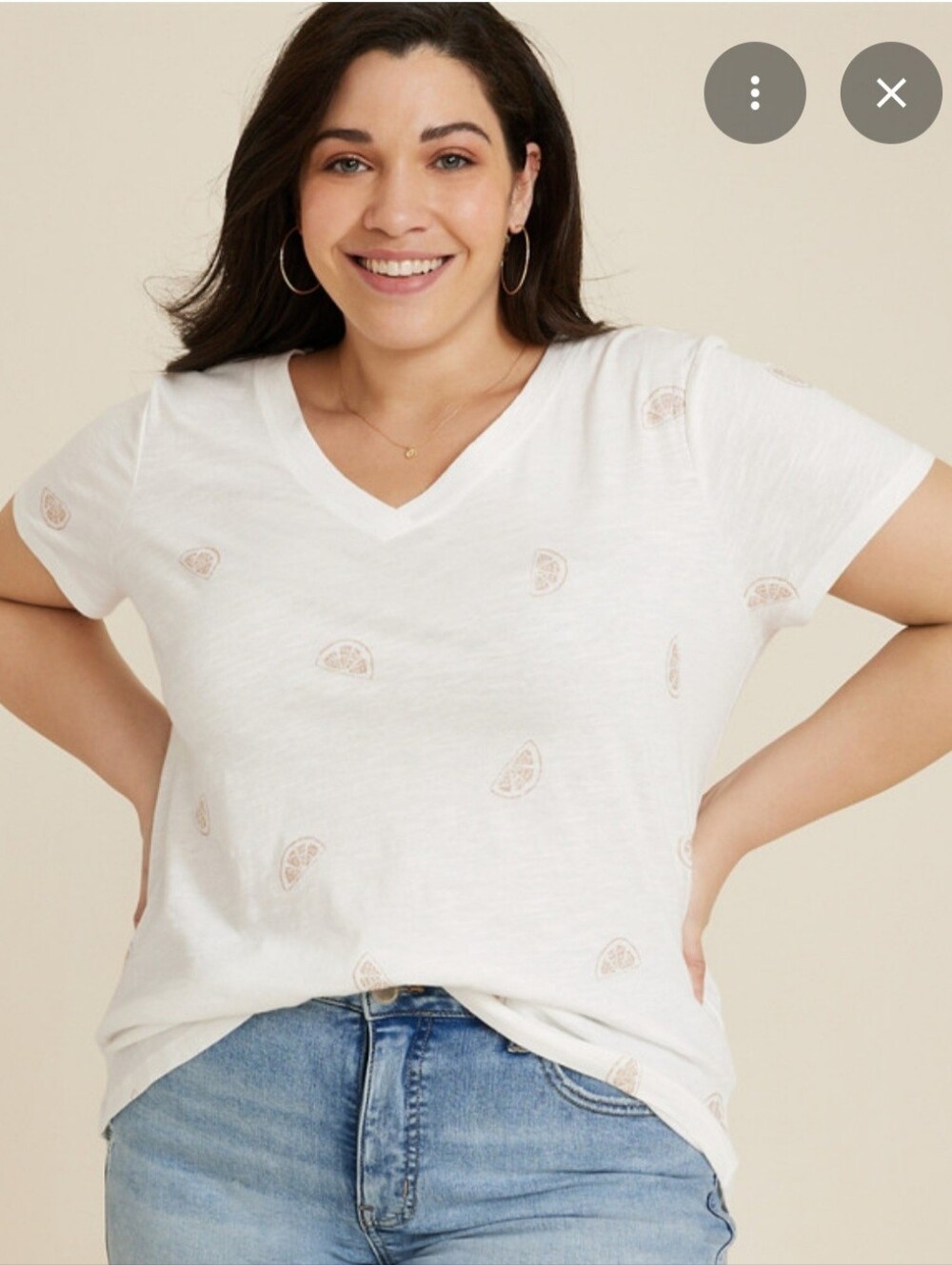 Casual White V-Neck Tee with Light Tan Citrus Print